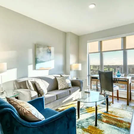 Gorgeous Apt Near Restaurants